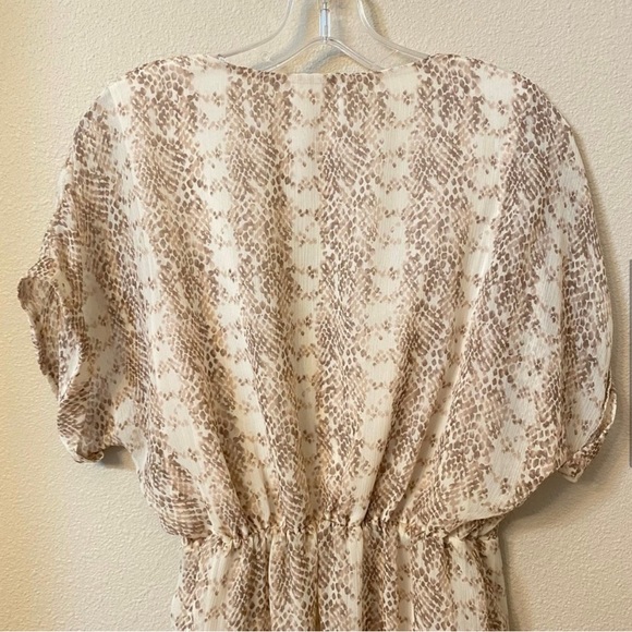 Gorgeous All in Favor Wrap Dress Snake Print
Nordstrom Women's Size Medium - Picture 9 of 12